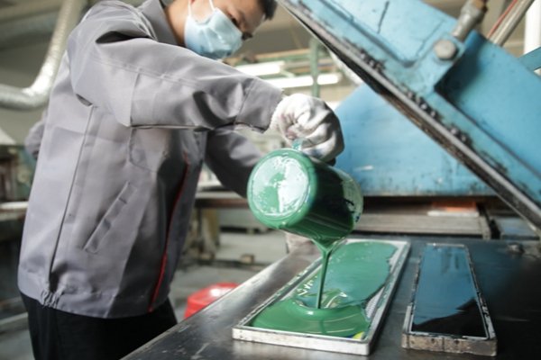 put the raw material into mold