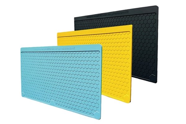 three color soldering mat