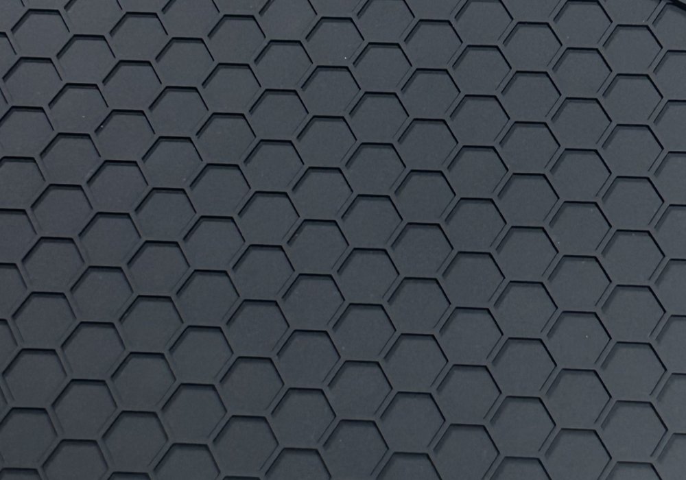 Anti-slip honeycomb feature