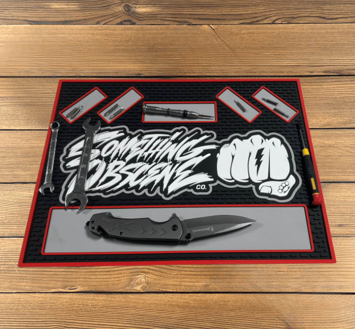 knife-mat-on-the-workbench